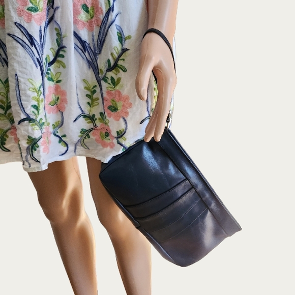 Vintage PREPPY 80'S Leather Clutch/Wristlet with Raw Leather Interior EUC - Picture 6 of 16